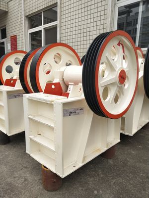 Factory Low Cost PE250*400 Jaw Crusher  for Brick Concrete Granite Ores Crushing Driven Either by Motor or by Diesel for Sale