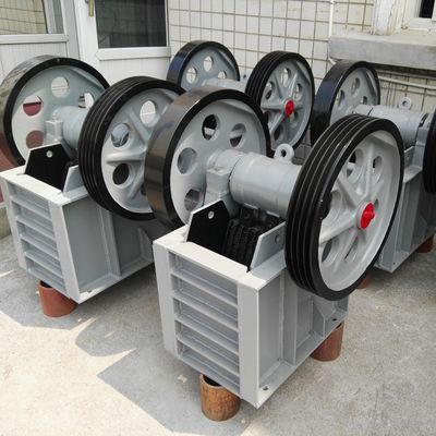 Factory Low Cost PE250*400 Jaw Crusher  for Brick Concrete Granite Ores Crushing Driven Either by Motor or by Diesel for Sale